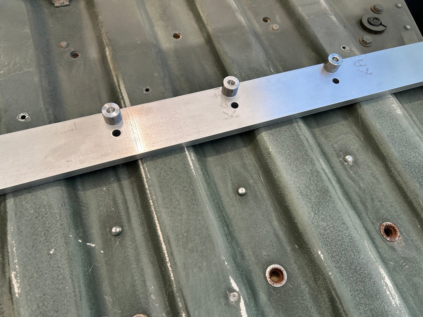 Radio tray bar
