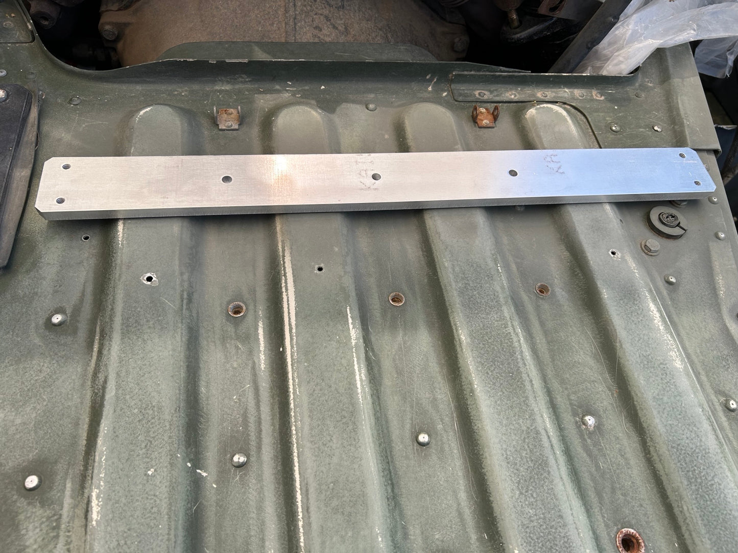 Radio tray bar