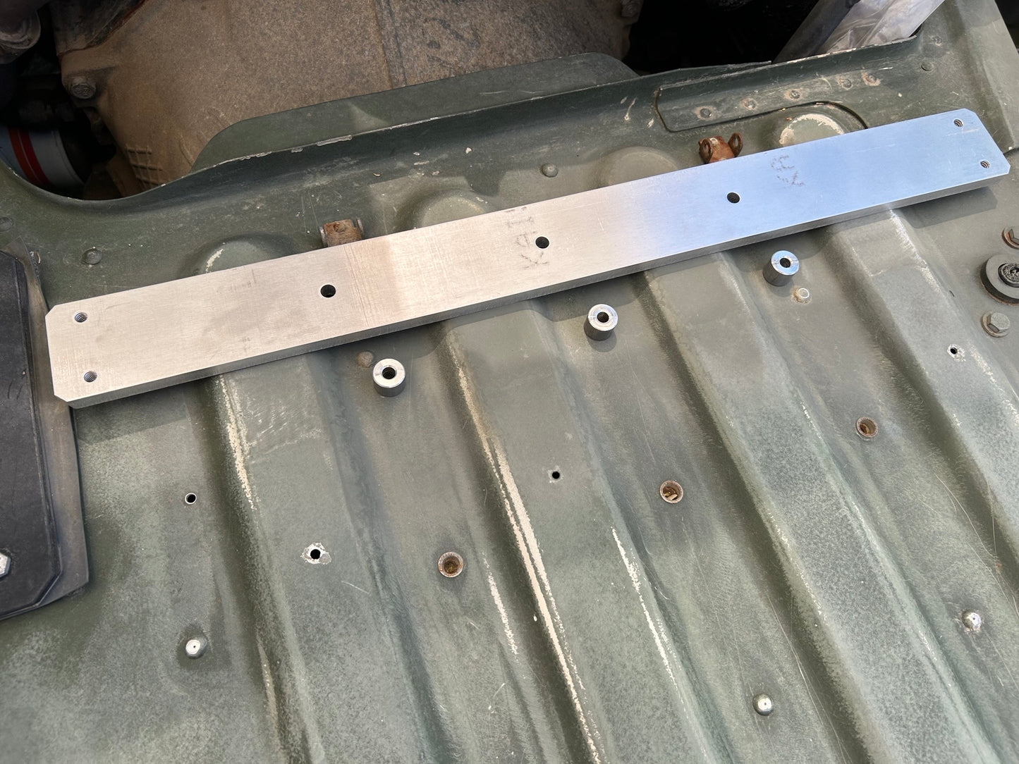 Radio tray bar